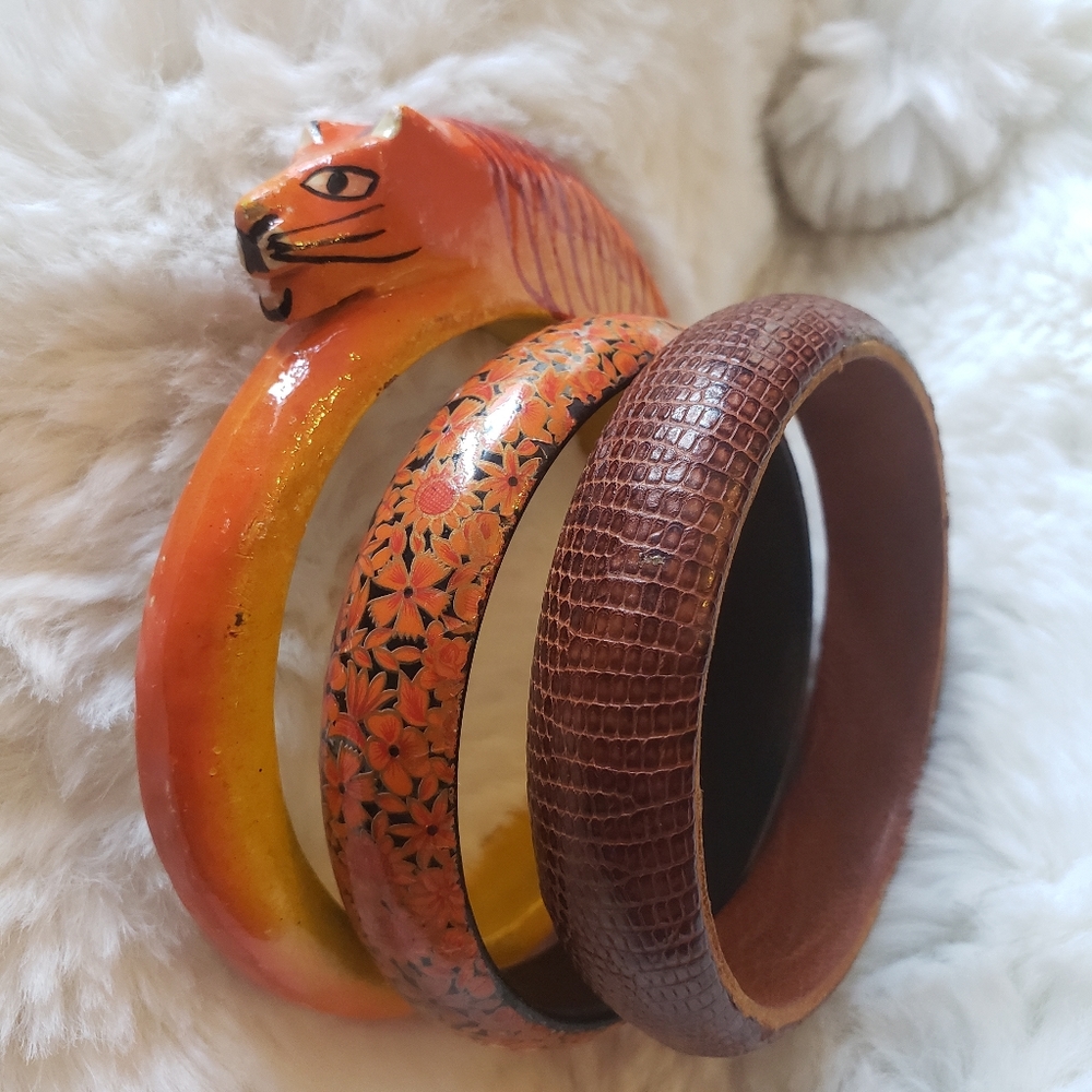 Beautiful Vintage 3 piece bangle set